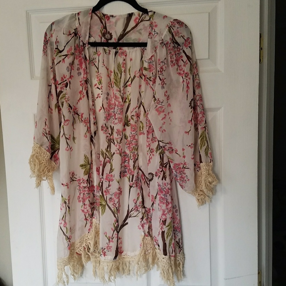 🛍4/15$$ No Brand Cherry Blossom Kimono